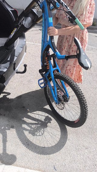 Bicicleta de montaña súper potente el nuevo estado