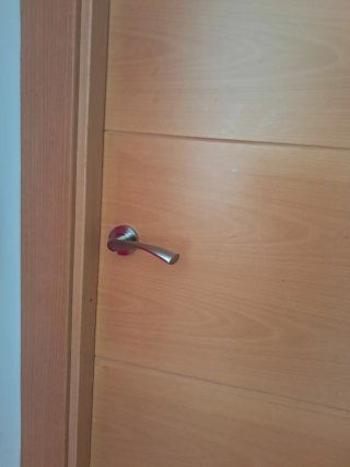 Puerta de madera derecha