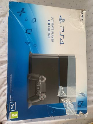 PS4 (PlayStation 4) Nera + Controller + 3 Giochi
