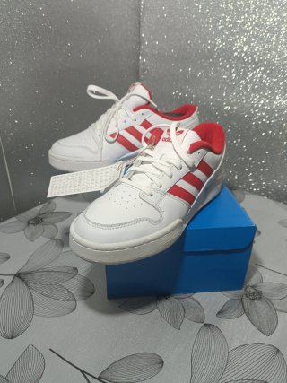 Zapatillas Adidas Blancas y Rojas Nuevas