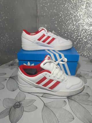 Zapatillas Adidas Blancas y Rojas Nuevas