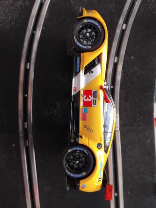 Carrera Digital Chevrolet Corvette Amarillo
