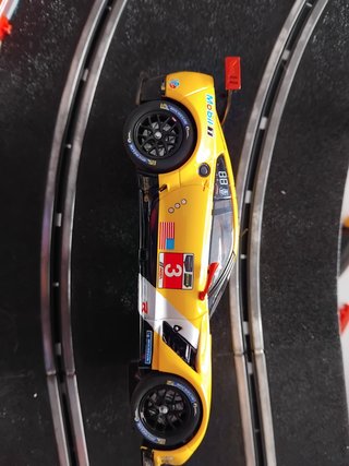 Carrera Digital Chevrolet Corvette Amarillo