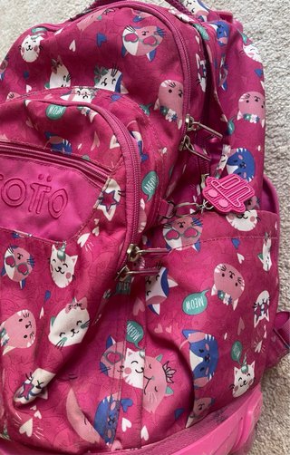 Mochila escolar TOTTO con ruedas y estampado