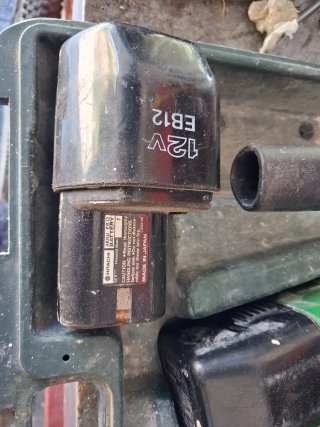 Taladro Hitachi DH15DV con maletín