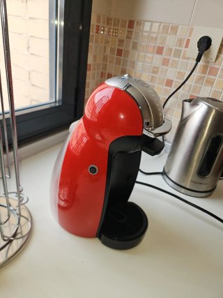 Cafetera Nescafé Dolce Gusto Roja