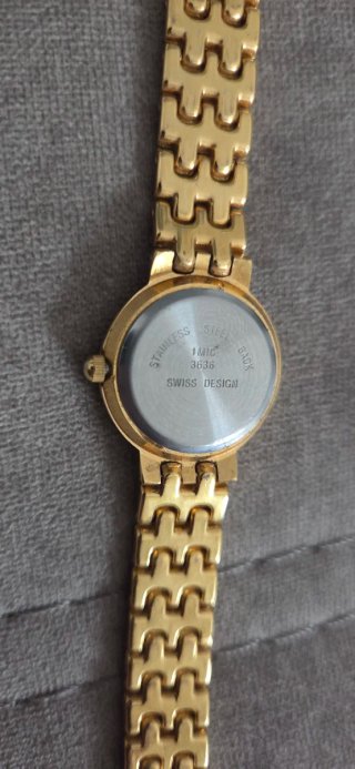 Reloj Jean Bellve Dorado y Blanco