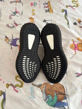 Adidas Yeezy 350 V2 Carbon Beluga 40