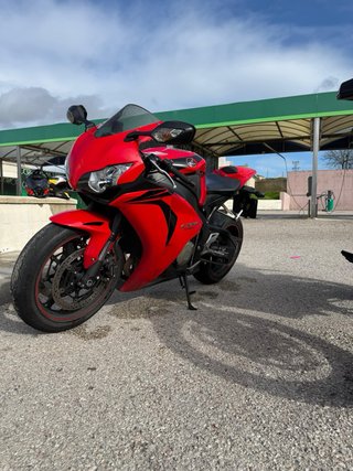 Honda CBR 1000RR Fireblade Roja