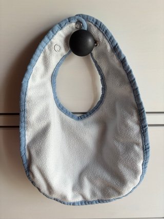 Babero azul claro ajustable Zara Kids 19x25cm