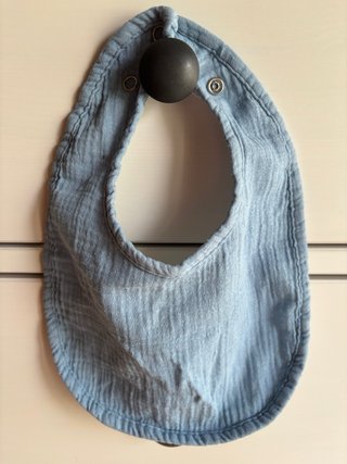 Babero azul claro ajustable Zara Kids 19x25cm