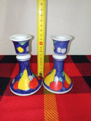Candelabros de cerámica con frutas