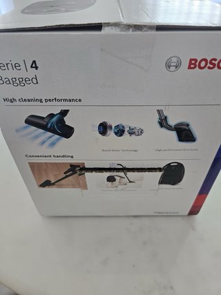 Bosch Serie 4 Aspirador con bolsa NUEVO y precinta