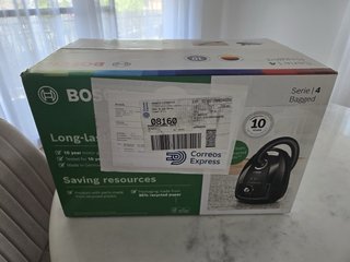 Bosch Serie 4 Aspirador con bolsa NUEVO y precinta