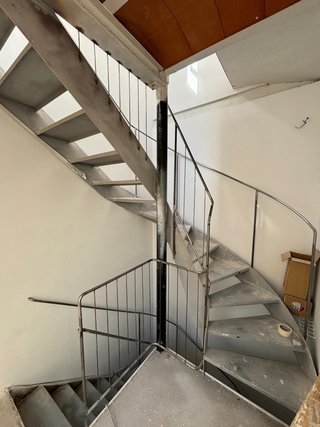 Escaleras de hierro moderna