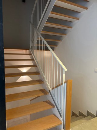 Escaleras de hierro moderna