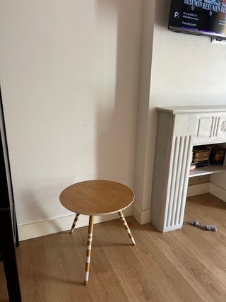 Mesa auxiliar redonda de madera