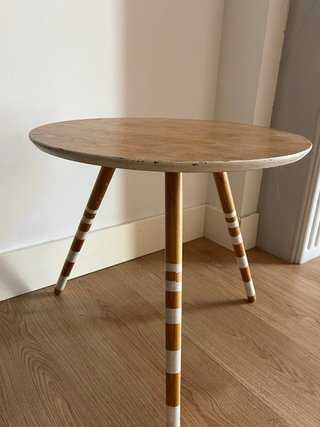 Mesa auxiliar redonda de madera