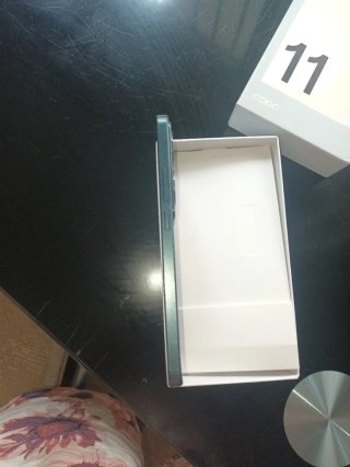 OPPO Reno11F 5G Caja