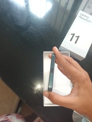 OPPO Reno11F 5G Caja
