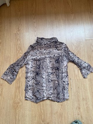 Camisa estampado serpiente