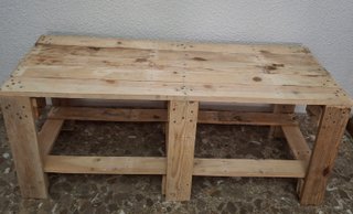 Banco rústico de madera