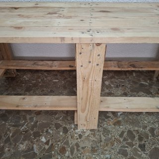 Banco rústico de madera