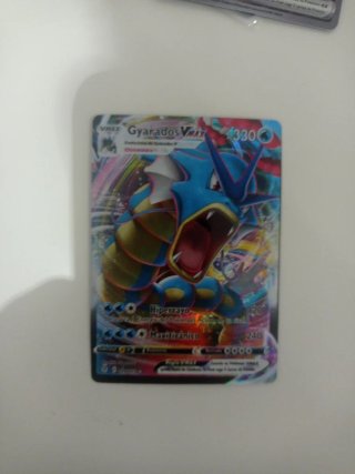 Carta Pokémon Mew VMAX 114/269