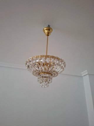 Lámpara de cristal y metal dorada