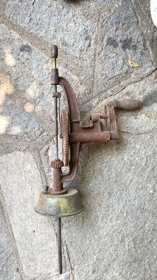 Antica lavabottiglie meccanica a mano