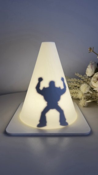 Candeeiro de mesa inspirado no filme Toy Story