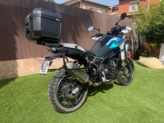 CFMoto 450MT 2026 con extras