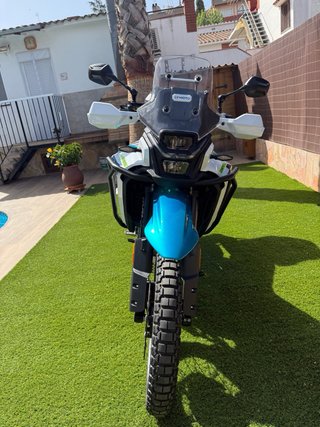 CFMoto 450MT 2026 con extras
