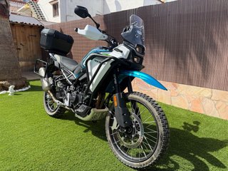 CFMoto 450MT 2026 con extras