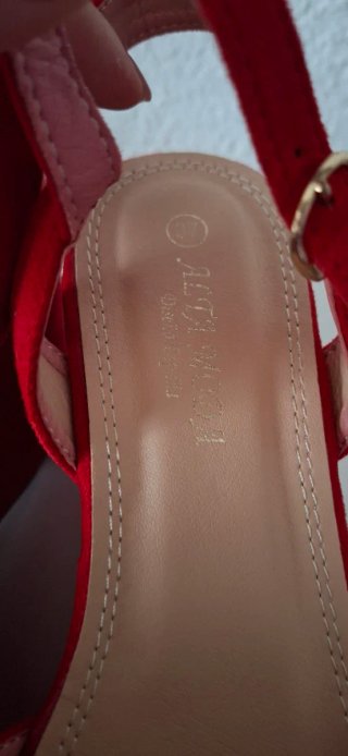 Sandalias rojas de plataforma