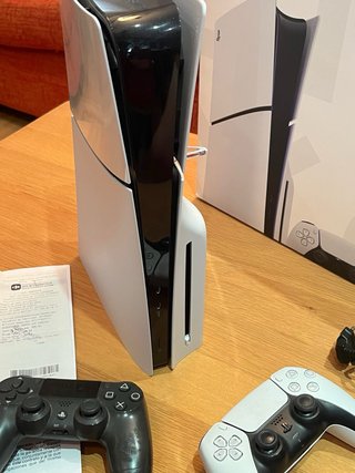 PlayStation 5 Blanca con Ticket y Seguro