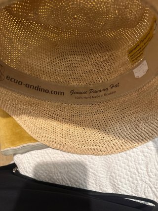 Sombrero de paja estilo panamá tejido de toquilla