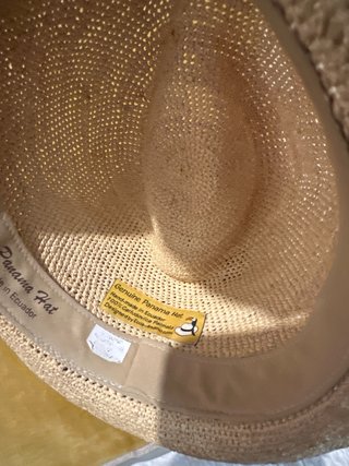 Sombrero de paja estilo panamá tejido de toquilla