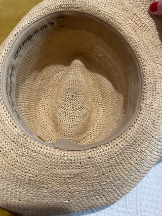 Sombrero de paja estilo panamá tejido de toquilla