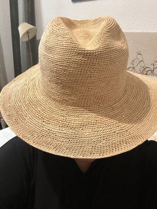 Sombrero de paja estilo panamá tejido de toquilla