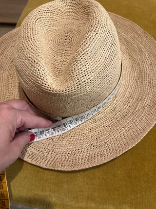 Sombrero de paja estilo panamá tejido de toquilla