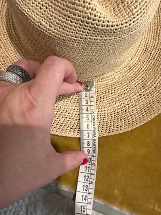 Sombrero de paja estilo panamá tejido de toquilla