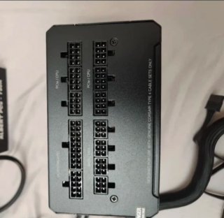 Fonte di alimentazione Corsair RM1000e 1000W 80 Plus Gold Modulare
