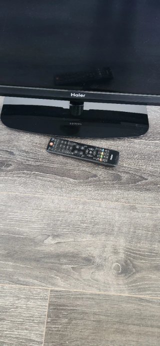Televisor Haier Negro