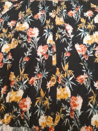 Camiseta floral mujer negra
