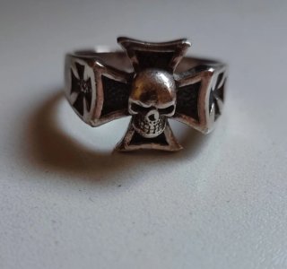 Anillo motero Plata 925 Calavera Cruz de Malta