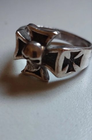 Anillo motero Plata 925 Calavera Cruz de Malta