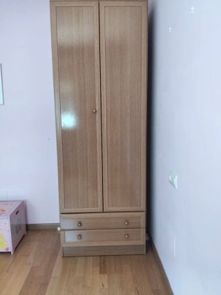 Armario de madera color beige/marrón