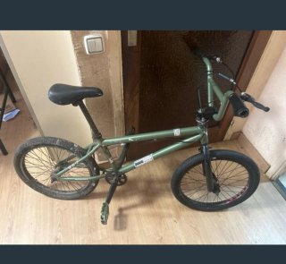 Bicicleta BMX verde