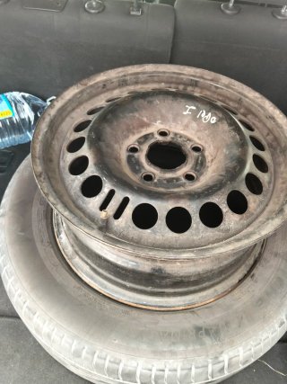 Llanta de hierro 5 tornillos 215/60/16